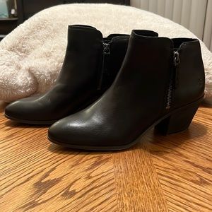 Frye Black Leather Judith Double Zip Bootie 3471738 size 9